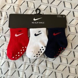 Nike socks 6-12 months